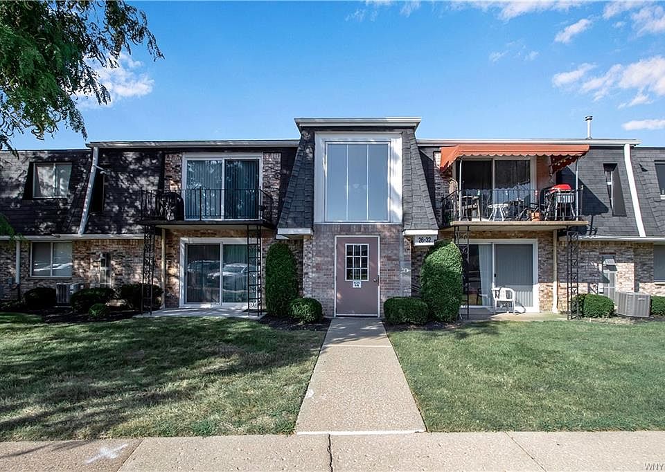 1st image of 32 Foxberry Dr