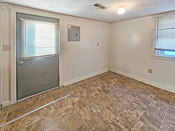 4th image of 2211 Forest Dr #2217