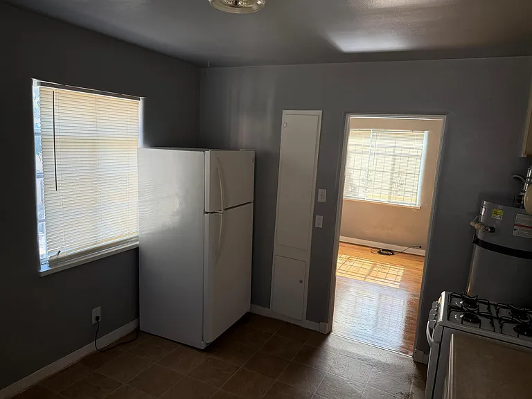516 Ash St SE #B — Photo 9