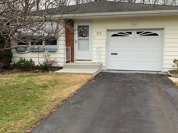 2nd image of 27 Buttercup Ct