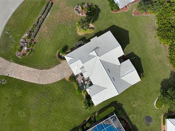 3rd image of 5010 Sable Key Cir