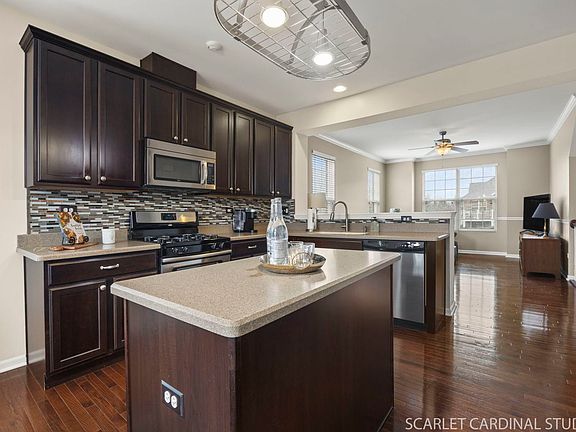 5th image of 2532 Dunraven Ave