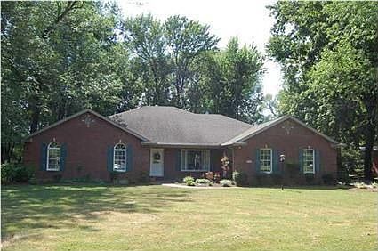 1st image of 631 Plaza Dr