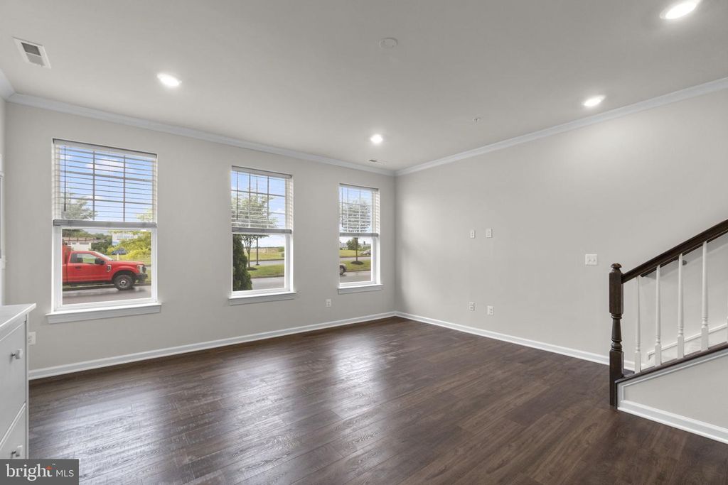 4942 Macdonough Pl, Frederick, MD - More