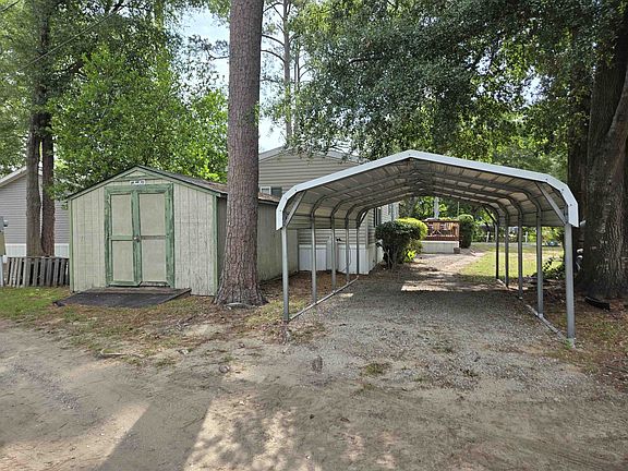5th image of 466 W Banks Dr.