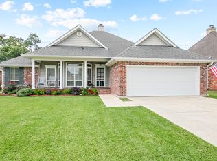 105 N Lakepointe Dr, Lafayette, LA 70506