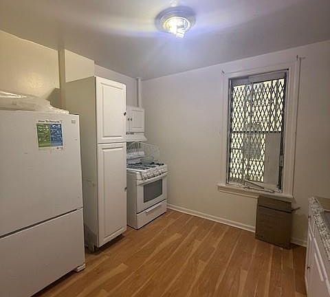 2nd image of 2116 Honeywell Avenue #1
