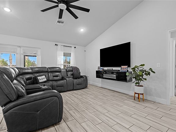 5th image of 2021 NE 36th Terrace Cpe