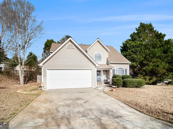 40 Titleist Ct, Newnan, GA 30265