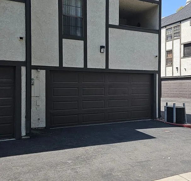 109 E Rosewood Ct — Photo 35