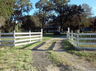 145 E Road Runner Dr, Somerset, TX 78069