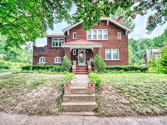 2nd image of 2910 Hatherly Dr