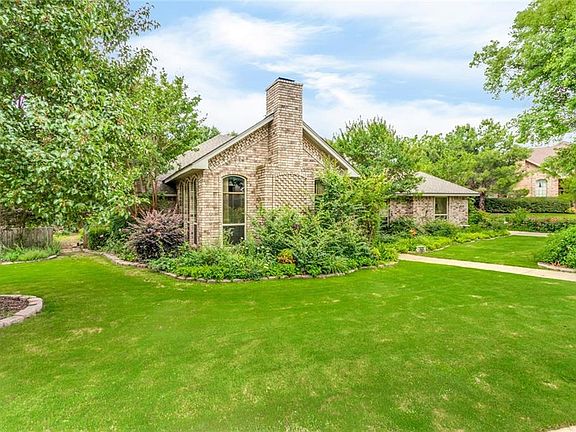 2nd image of 1608 Warwickshire Ct W