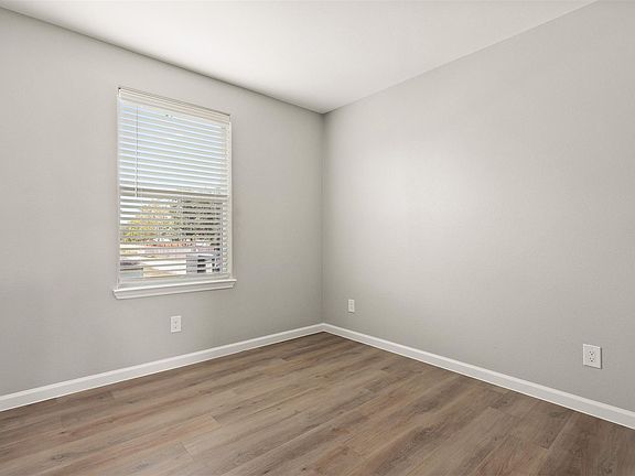 4th image of 4106 White St