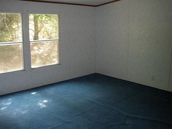 3rd image of 10692 Lakeview Trl