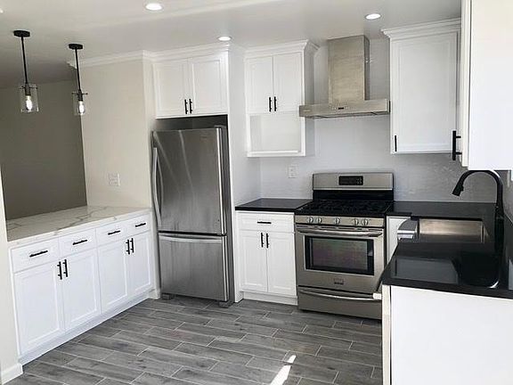 5th image of 4161 Louisiana St APT 2