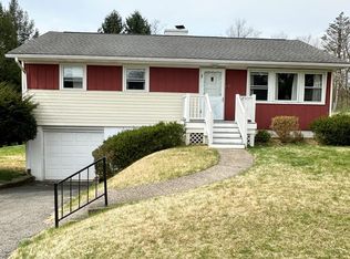 32 Lee Dr, Wheeling, WV