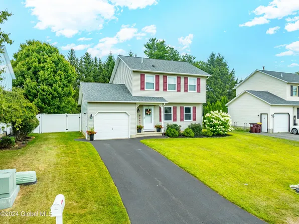 10 Corina Court, Watervliet, NY 12189