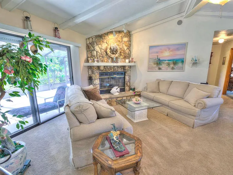 55 Bay Harbour Dr — Photo 10