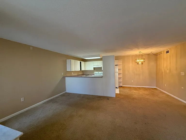 3380 Crystal Ct E #B — Photo 3