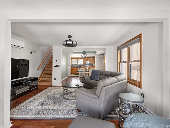 2nd image of 17046 118th Avenue