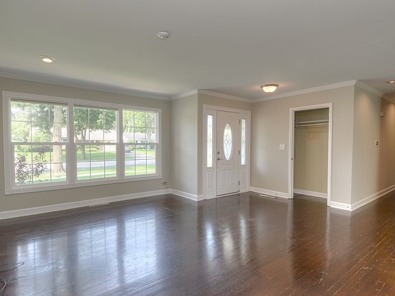 2nd image of 1703 N Kennicott Ave