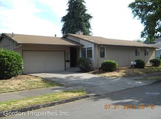 5203 SE Center St, Portland, OR 97206