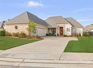 1004 Sapphire Xing, Flowood, MS 39232