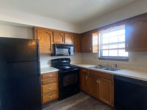 4th image of 535 NE Churchill St #2-1