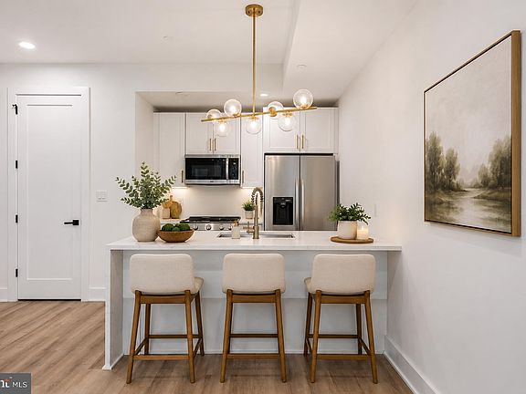 4th image of 2105 M St NE APT 2