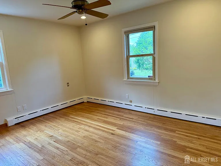 19 South Dr — Photo 13