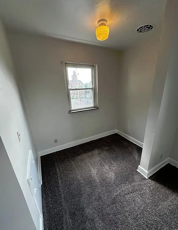 441 - 443 - 445 Library Street - 443 Apt. 6 — Photo 3