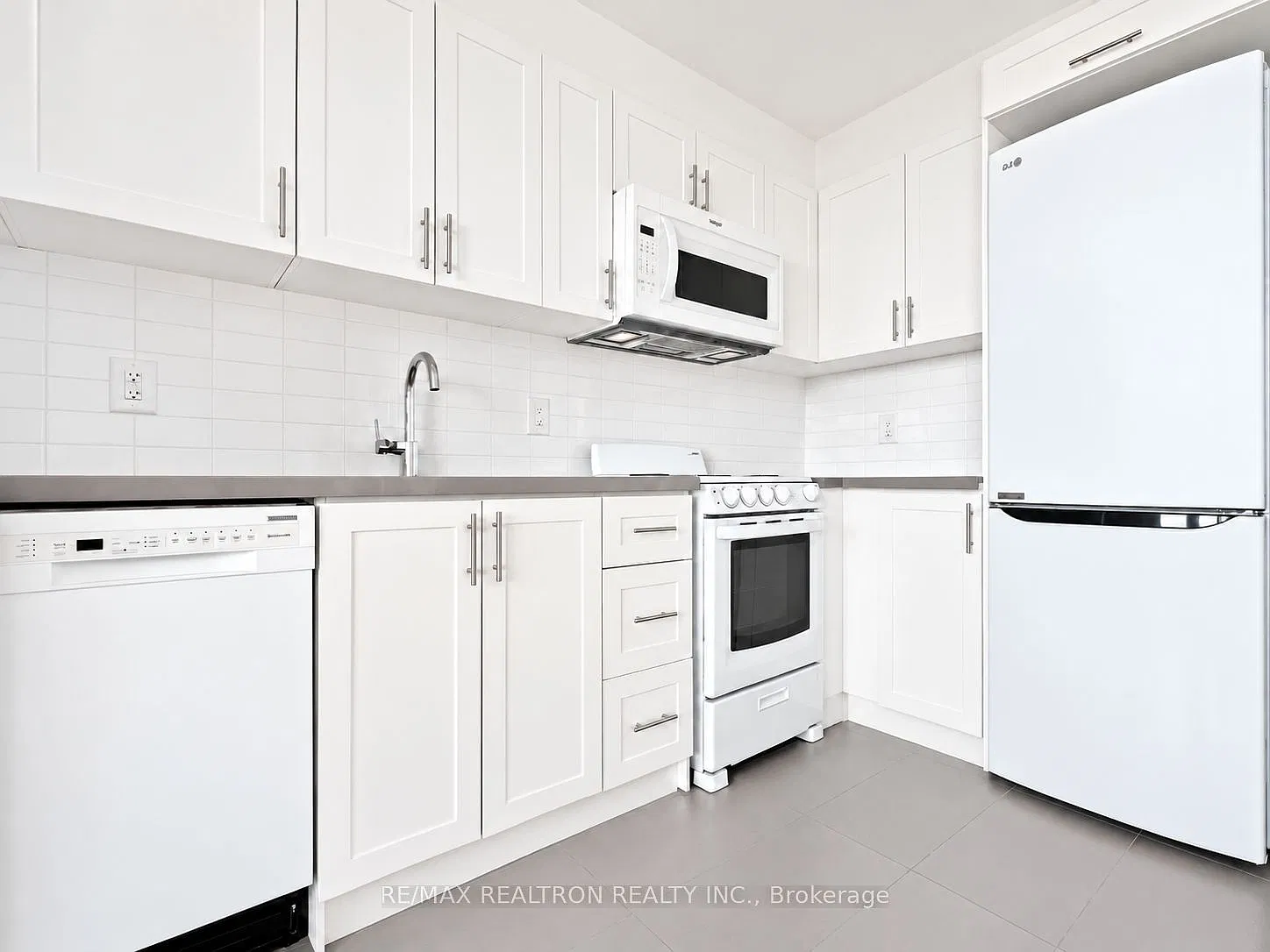 1500 Bathurst St — Photo 3
