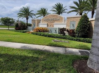 11072 W 32nd Ln, Hialeah, FL 33018
