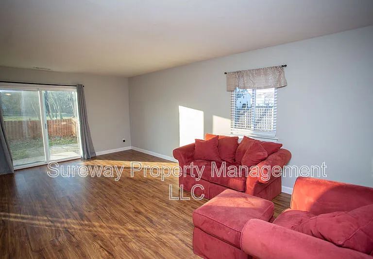 7 Curry Ct — Photo 6