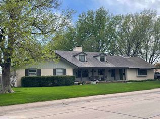 2020 Birchwood Rd, North Platte, NE 69101