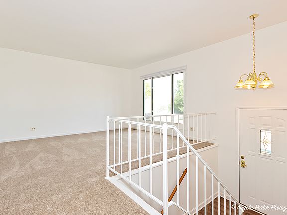 4th image of 1012 Lotus Dr