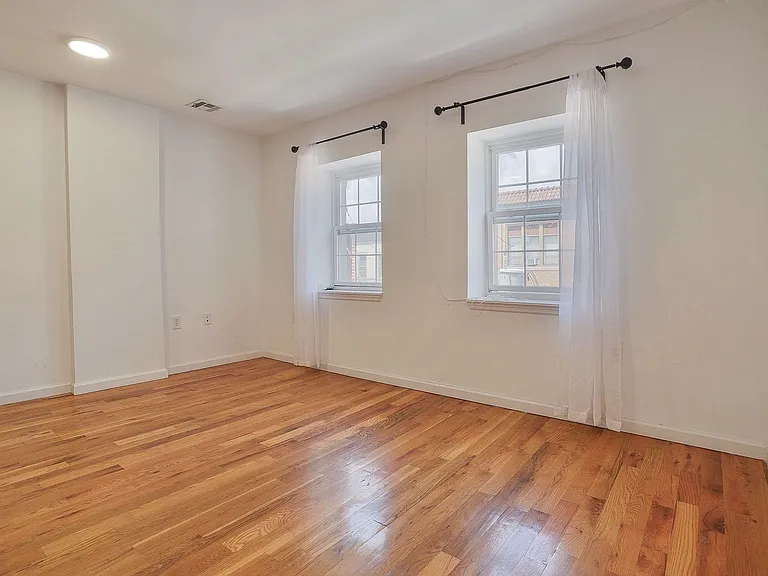 236 Van Horne St #3B — Photo 8