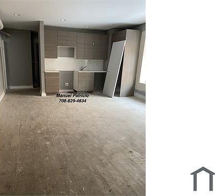 1st image of 4830 S Drexel Blvd #203