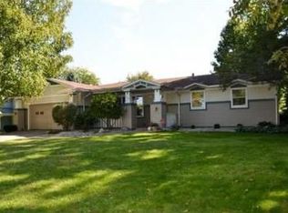 1848 Edgefield Ln, Mishawaka, IN 46544