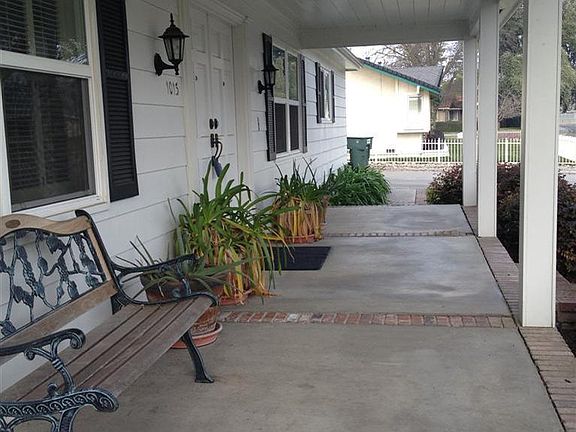 3rd image of 1013 Strathmore Dr