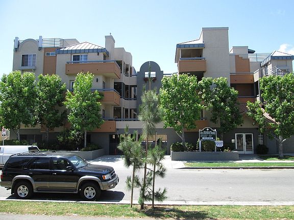 3rd image of 11919 Culver Blvd APT 104