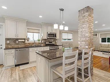 3rd image of 42 Lonergan Dr #0