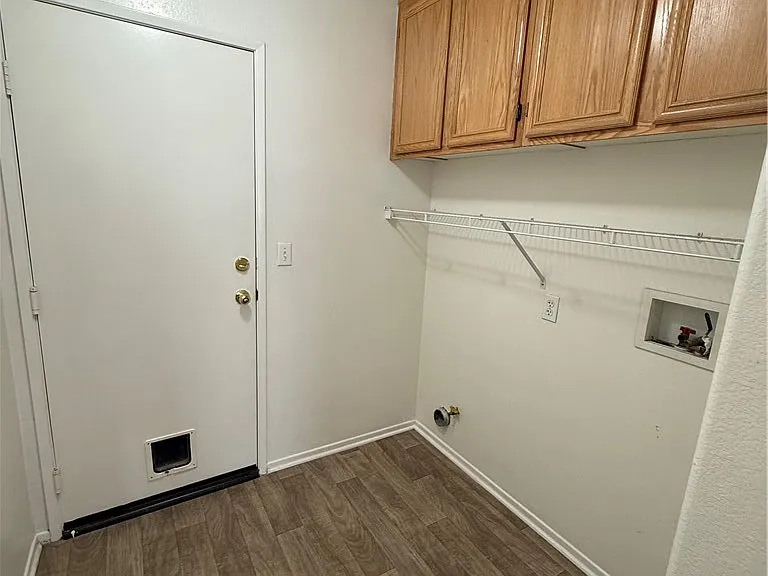 30212 Lakeport St — Photo 9