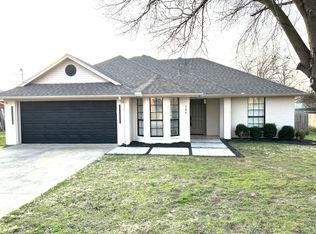 506 Maple St, Aubrey, TX 76227