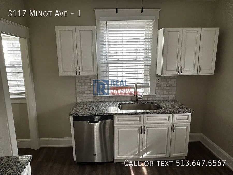Fantastic unit- great location! — Photo 2
