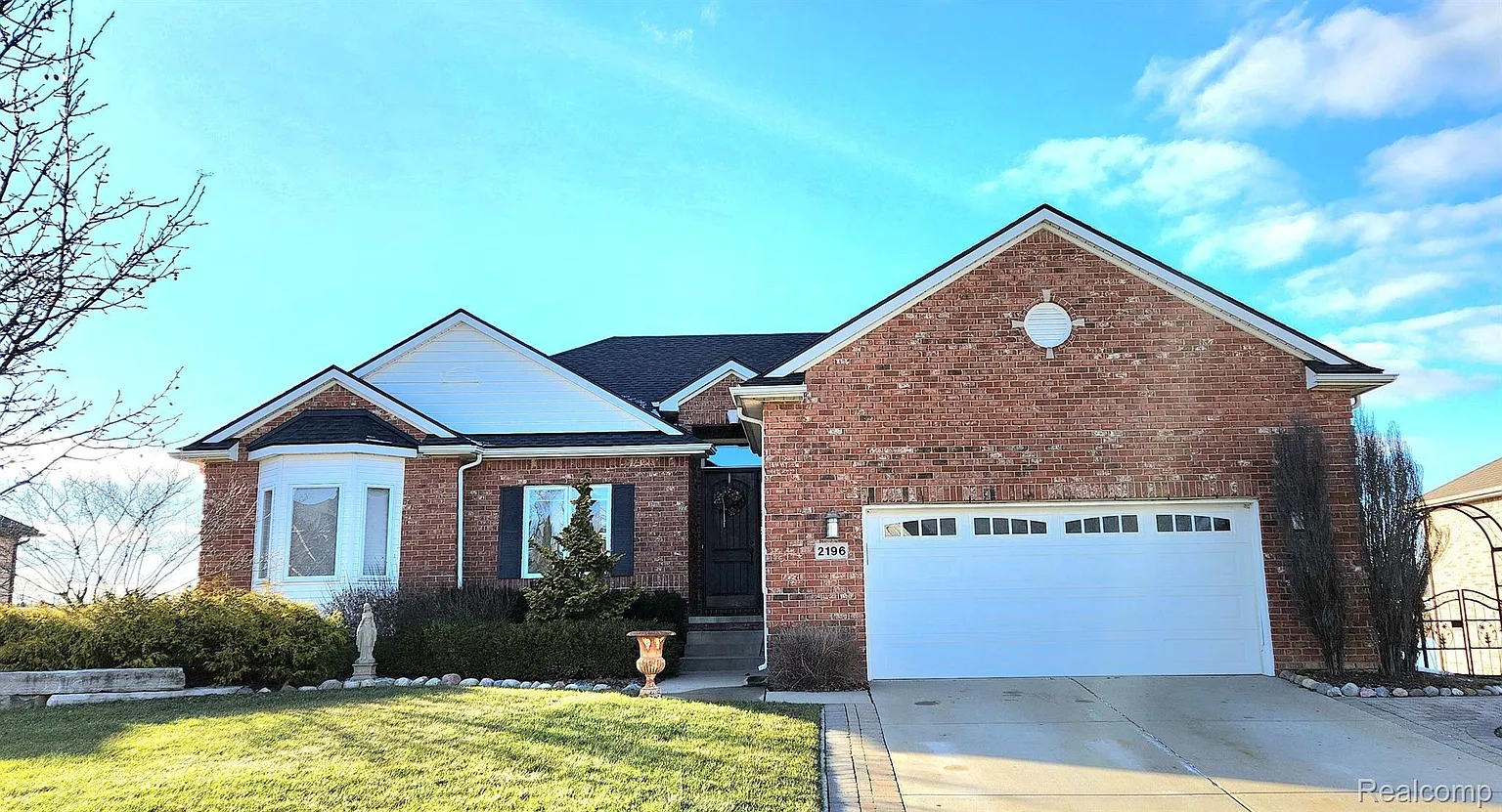2196 E Shore Dr photo 1