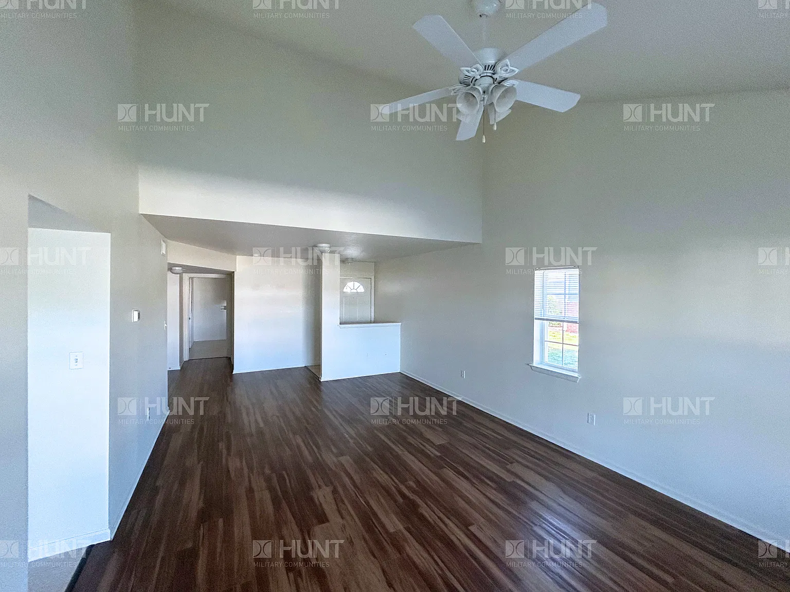 3 bed, 2.5 bath, 1861 sqft, $1,900 — Photo 3