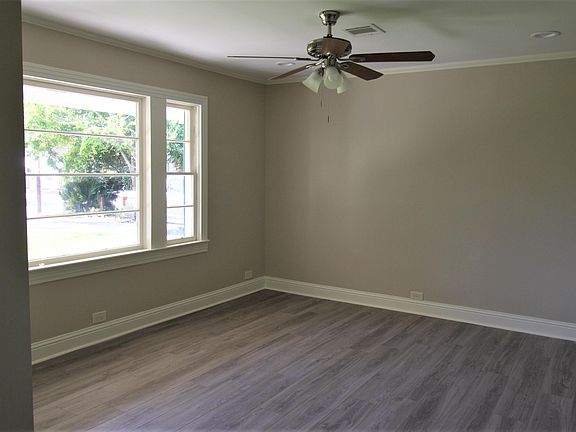 4th image of 157 Duperier Ave