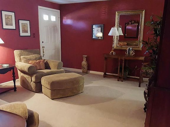 4th image of 920 Eagle Ln